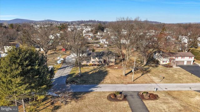31 OGDEN DR, Birdsboro, PA 19508