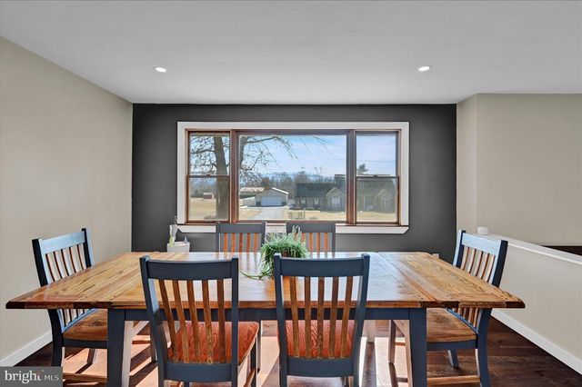 31 OGDEN DR, Birdsboro, PA 19508