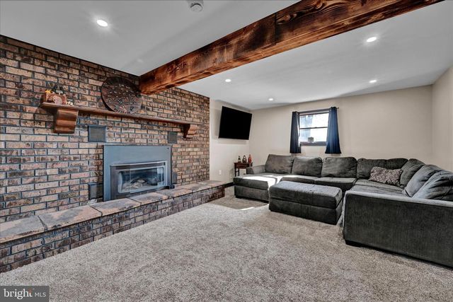 31 OGDEN DR, Birdsboro, PA 19508