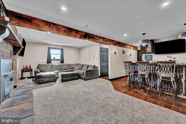 31 OGDEN DR, Birdsboro, PA 19508