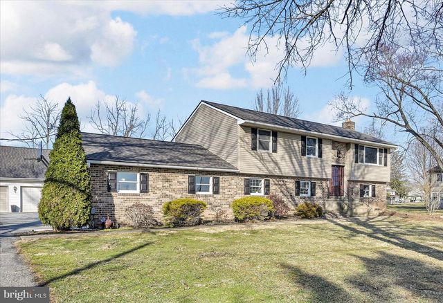 31 OGDEN DR, Birdsboro, PA 19508