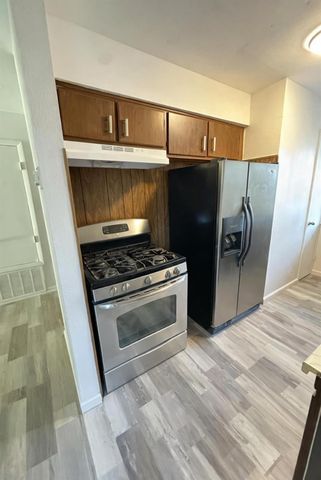 600 W Mimosa Street, Angleton, TX 77515