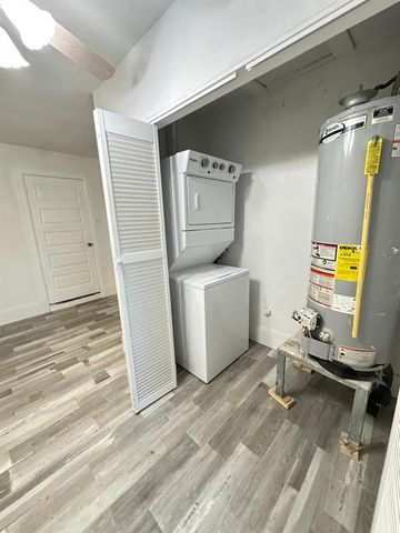 600 W Mimosa Street, Angleton, TX 77515