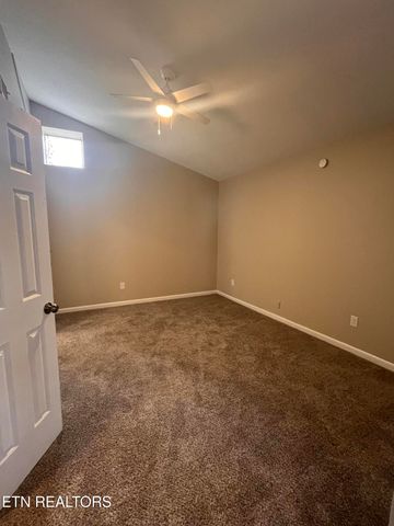 7666 NW Chatham Circle, Knoxville, TN 37909