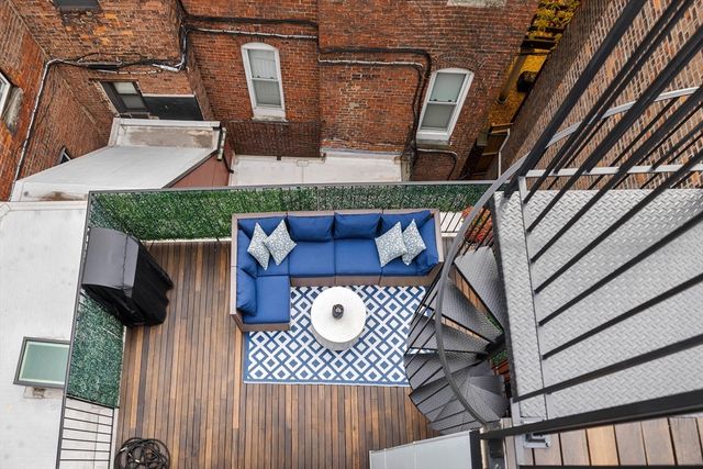 133 Salem St PH, Boston, MA 02113