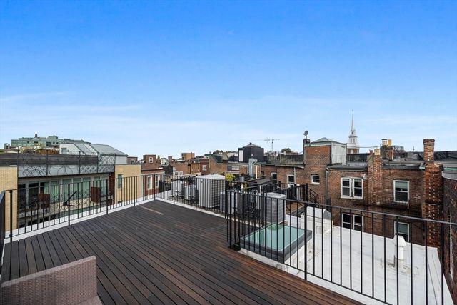 133 Salem St PH, Boston, MA 02113