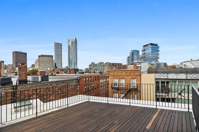 133 Salem St PH, Boston, MA 02113