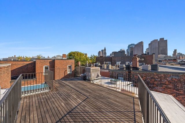 133 Salem St PH, Boston, MA 02113