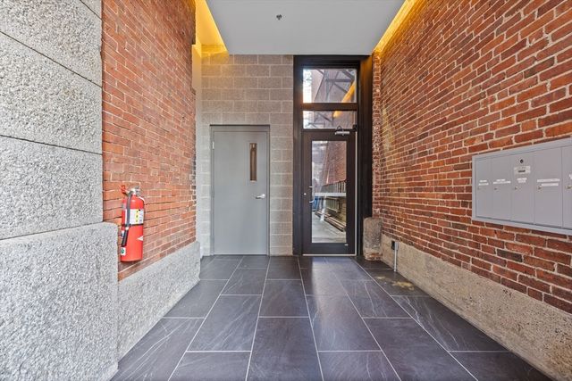 133 Salem St PH, Boston, MA 02113