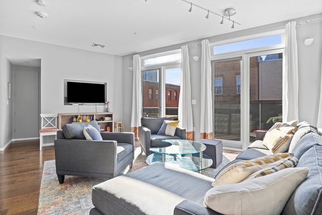 133 Salem St PH, Boston, MA 02113