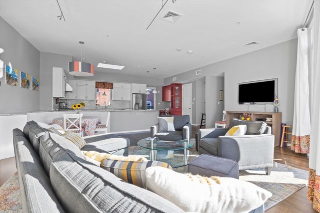 133 Salem St PH, Boston, MA 02113