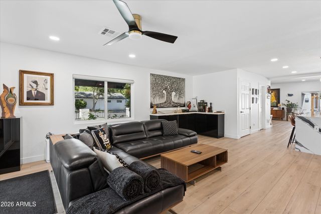 6245 N 16TH Avenue, Phoenix, AZ 85015