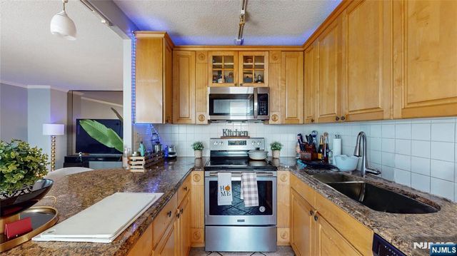 200 Winston Drive 418, Cliffside Park, NJ 07010