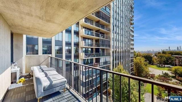 200 Winston Drive 418, Cliffside Park, NJ 07010