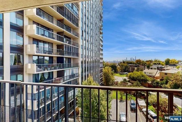 200 Winston Drive 418, Cliffside Park, NJ 07010