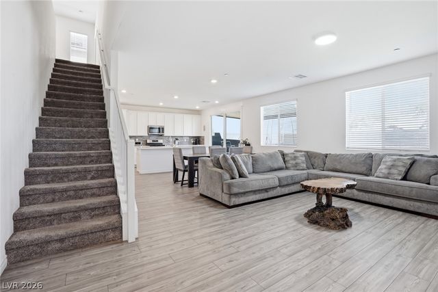 9876 Abel Cliff Street, Las Vegas, NV 89143