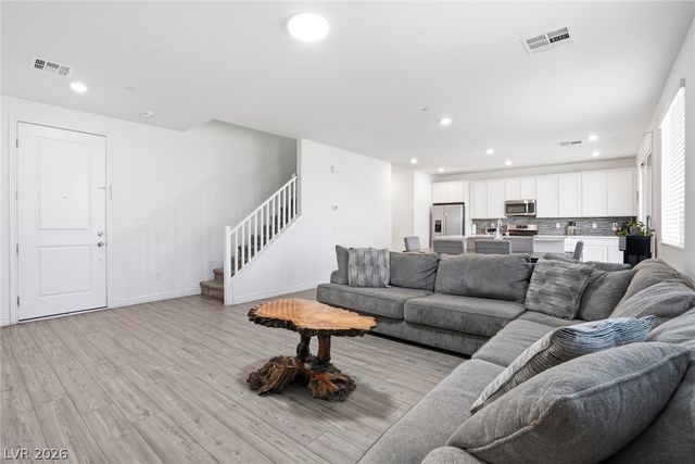 9876 Abel Cliff Street, Las Vegas, NV 89143