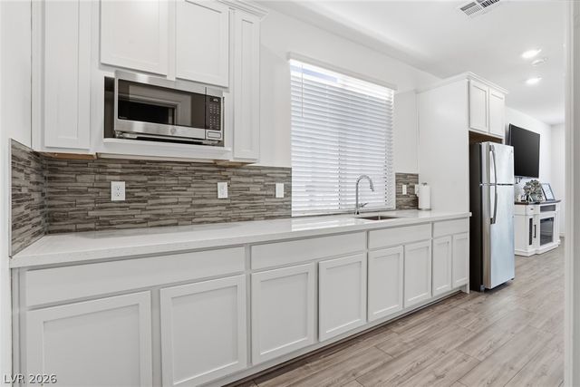 9876 Abel Cliff Street, Las Vegas, NV 89143