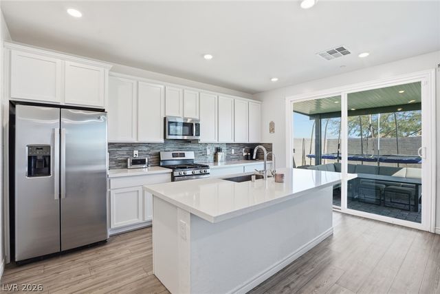 9876 Abel Cliff Street, Las Vegas, NV 89143