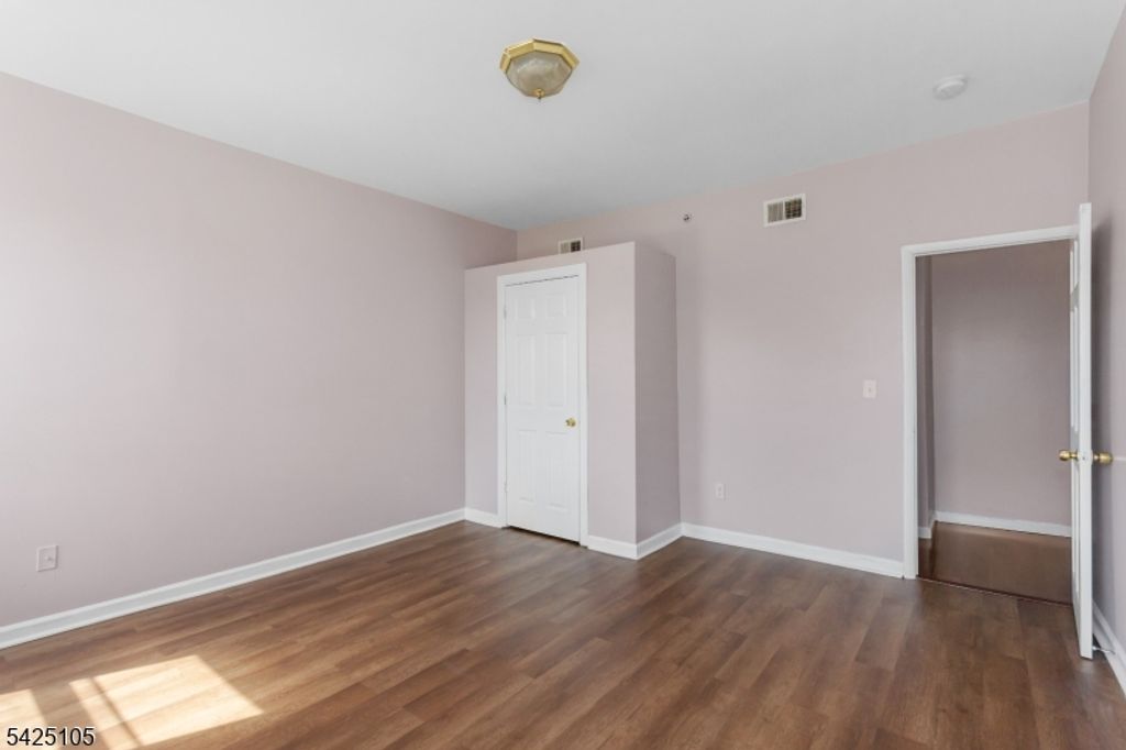 133 N Maple Ave 405, East Orange City, NJ 07017 — photo 5