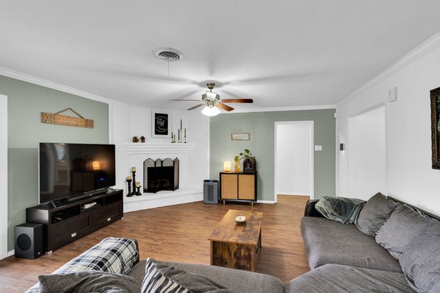 608 Timothy Drive, Fort Worth, TX 76028