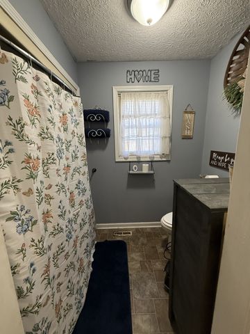 231 Austin Rd, Lafayette, TN 37083