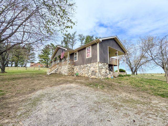 231 Austin Rd, Lafayette, TN 37083