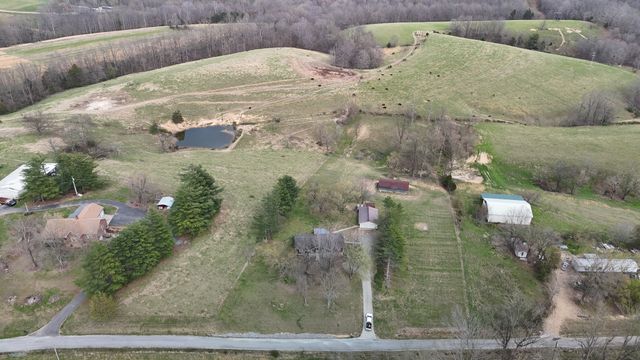 231 Austin Rd, Lafayette, TN 37083