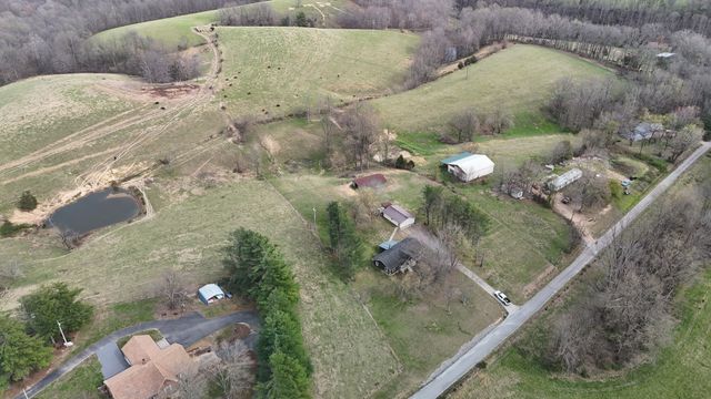 231 Austin Rd, Lafayette, TN 37083