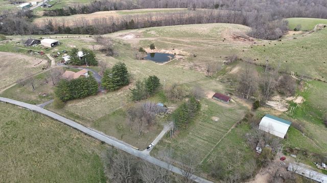 231 Austin Rd, Lafayette, TN 37083