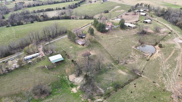 231 Austin Rd, Lafayette, TN 37083