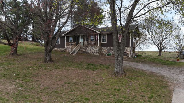 231 Austin Rd, Lafayette, TN 37083