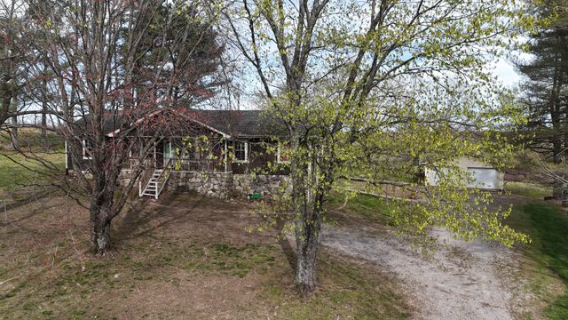 231 Austin Rd, Lafayette, TN 37083