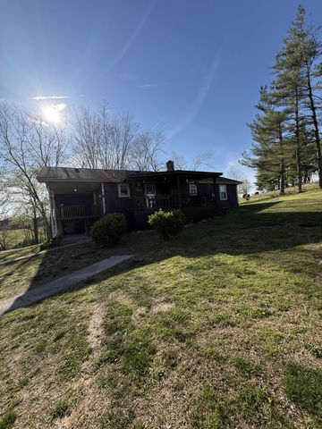 231 Austin Rd, Lafayette, TN 37083