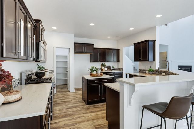 5103 N Zamora Way, Meridian, ID 83646