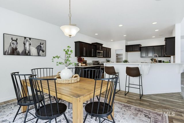 5103 N Zamora Way, Meridian, ID 83646
