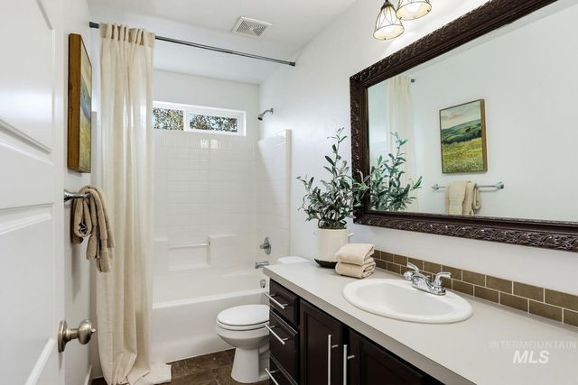 5103 N Zamora Way, Meridian, ID 83646