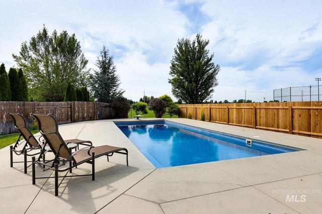 5103 N Zamora Way, Meridian, ID 83646