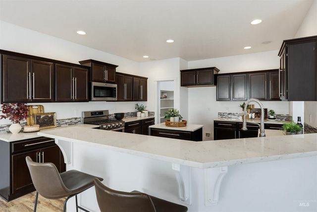 5103 N Zamora Way, Meridian, ID 83646