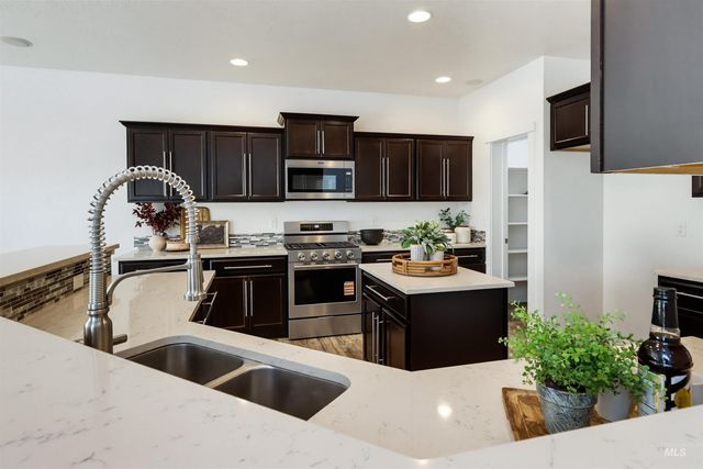 5103 N Zamora Way, Meridian, ID 83646