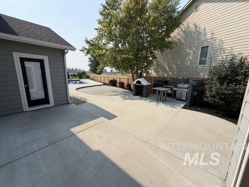5103 N Zamora Way, Meridian, ID 83646 photo 2