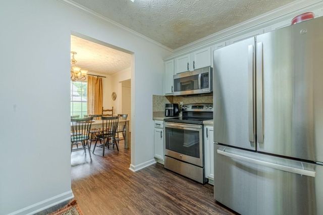 804 Pebble Place, Loganville, GA 30052