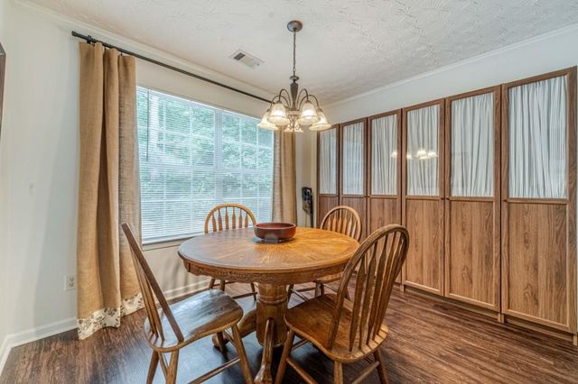 804 Pebble Place, Loganville, GA 30052