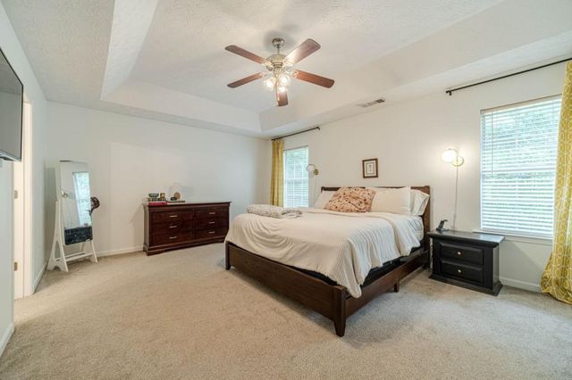 804 Pebble Place, Loganville, GA 30052
