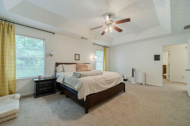 804 Pebble Place, Loganville, GA 30052