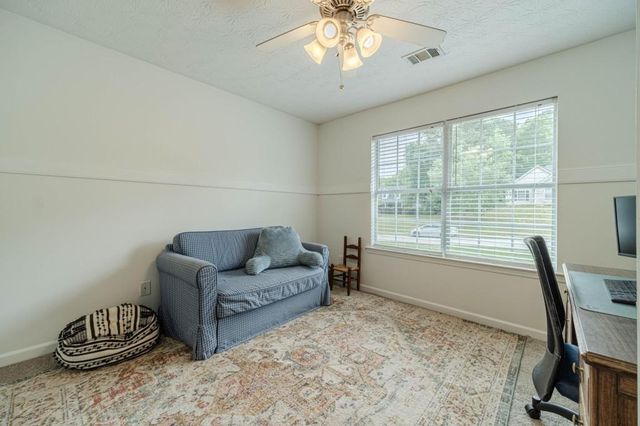 804 Pebble Place, Loganville, GA 30052
