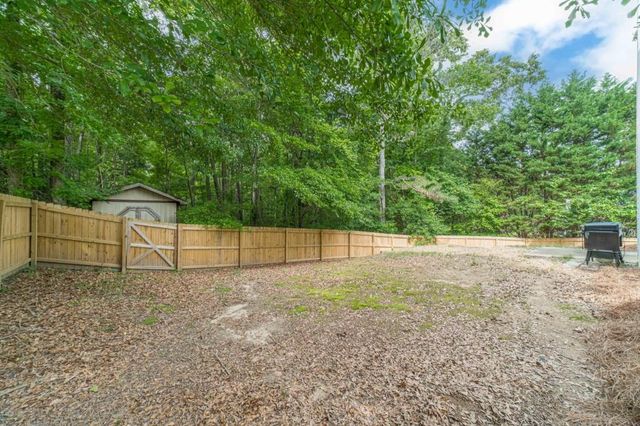 804 Pebble Place, Loganville, GA 30052