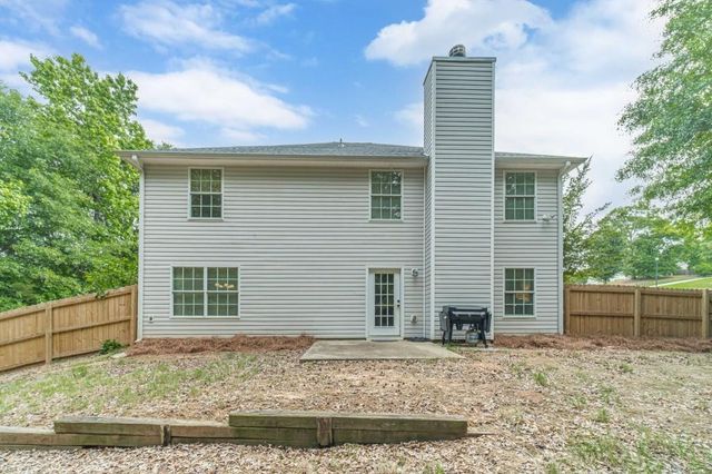 804 Pebble Place, Loganville, GA 30052