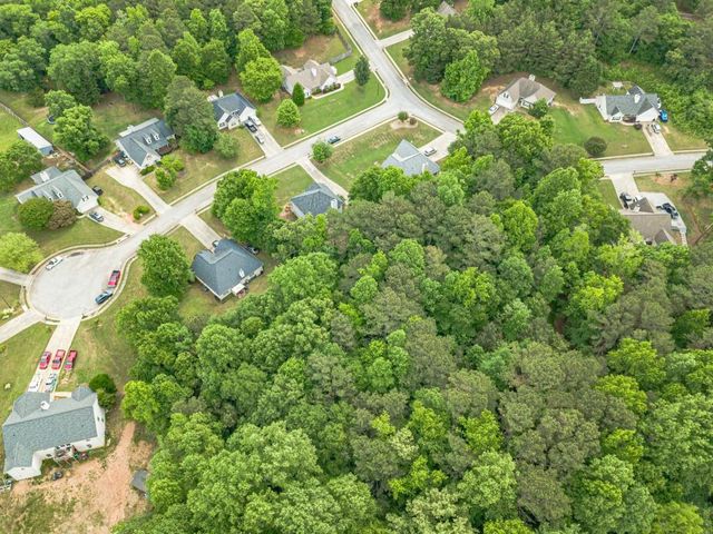 804 Pebble Place, Loganville, GA 30052