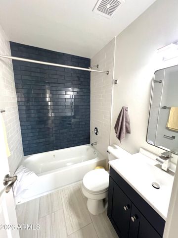 3818 W RUTH Avenue, Phoenix, AZ 85051